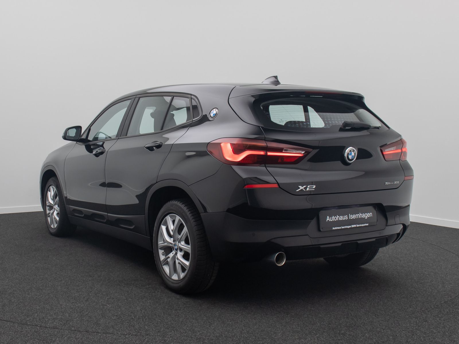 Fahrzeugabbildung BMW X2 sD18i GeschwindigReg ParkAss DAB Navi Lordos