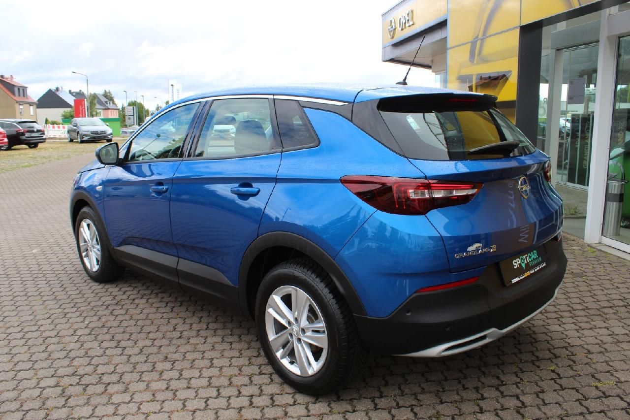 Fahrzeugabbildung Opel Grandland X Innovation 1.2 Turbo