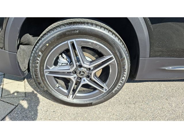 Mercedes-Benz GLB 220