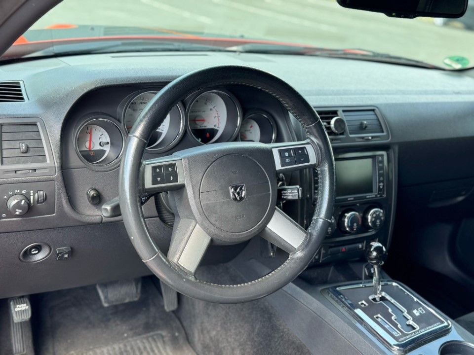 Fahrzeugabbildung Dodge Challenger 6.1 SRT-8 First Edition 85TKM