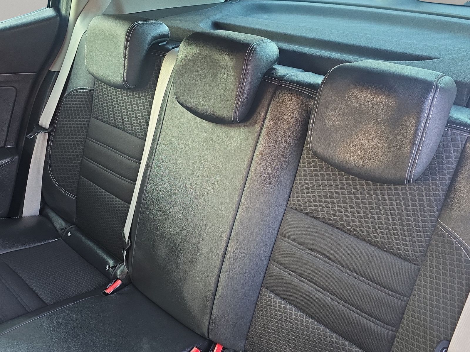 Fahrzeugabbildung Renault Megane III Lim. 5-trg. BOSE Edition TÜV SERVICE