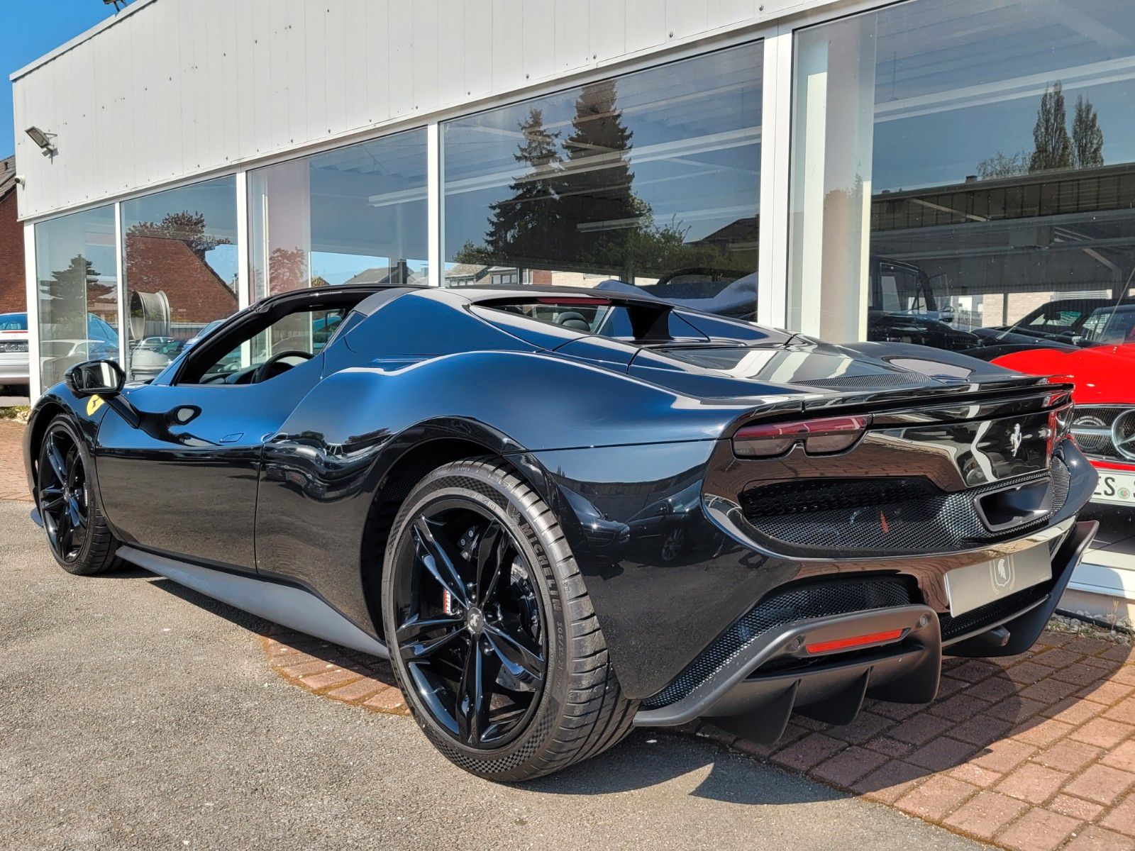 Fahrzeugabbildung Ferrari 296 GTS/All Black/Lift/Daytona/HiFi