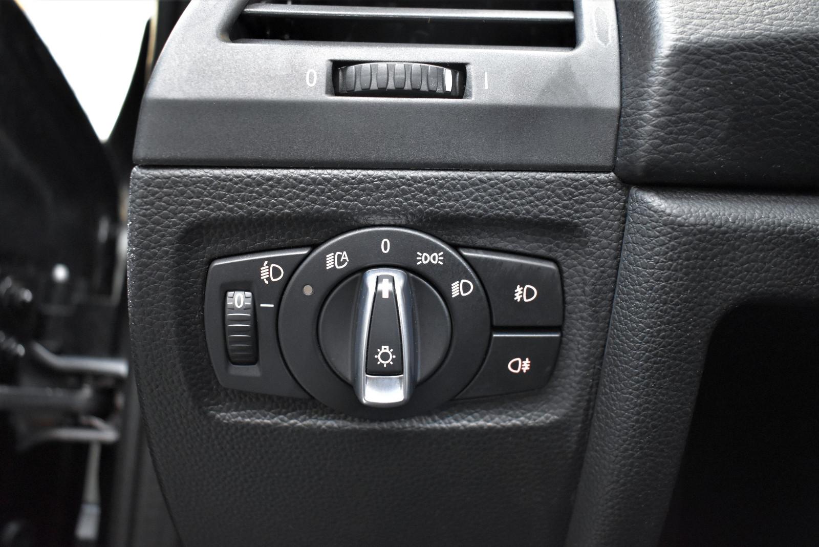 BMW 118i Cabrio+Navi+Automatik+PDC+Tempomat+SHZ