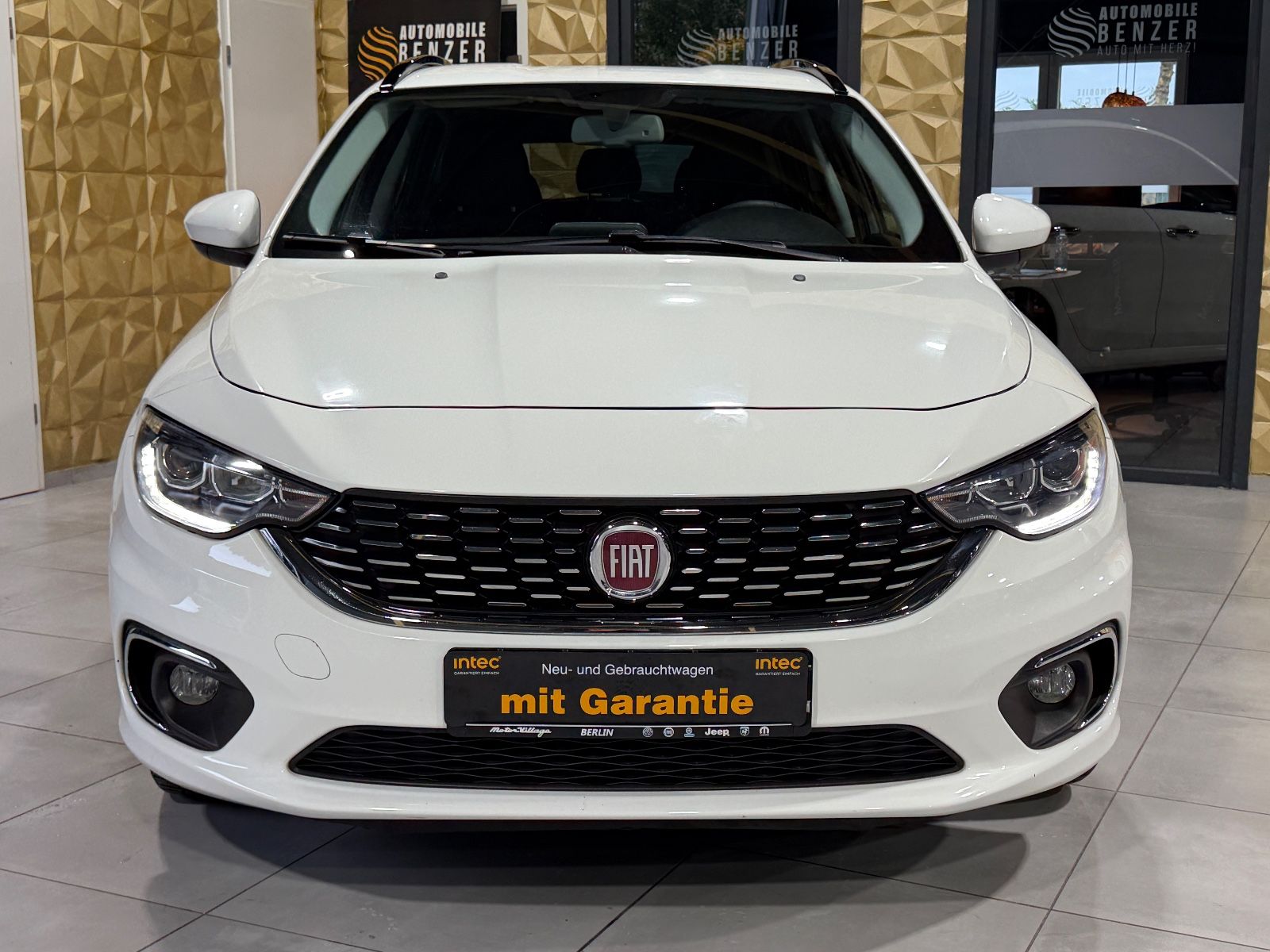 Fahrzeugabbildung Fiat Tipo/AUTOMATIK/LED/NAVI/KAMERA/SHZ