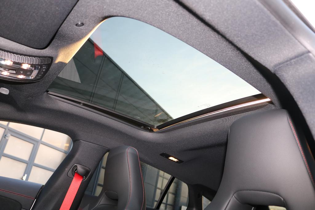 Mercedes-Benz CLA 35 AMG Shooting Brake