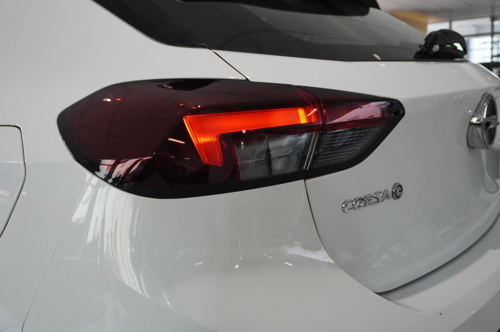 Fahrzeugabbildung Opel Corsa-e F EDITION 7KW NAVI/VIRT/SPORT/DAB/WÄRMEP