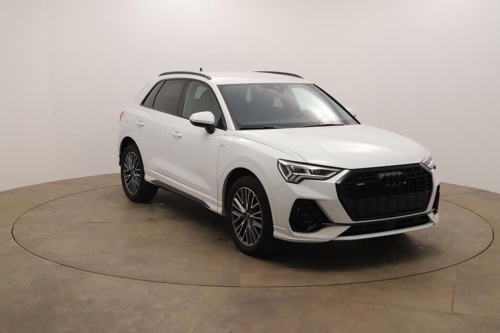 Audi Q3 S line quattro 2.0 40 TFSI AHK*Tempo*PDC*SH