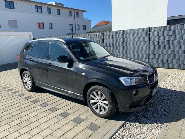 BMW X3 xDrive20d M Paket Leder Panorama Navi SHZ Xen