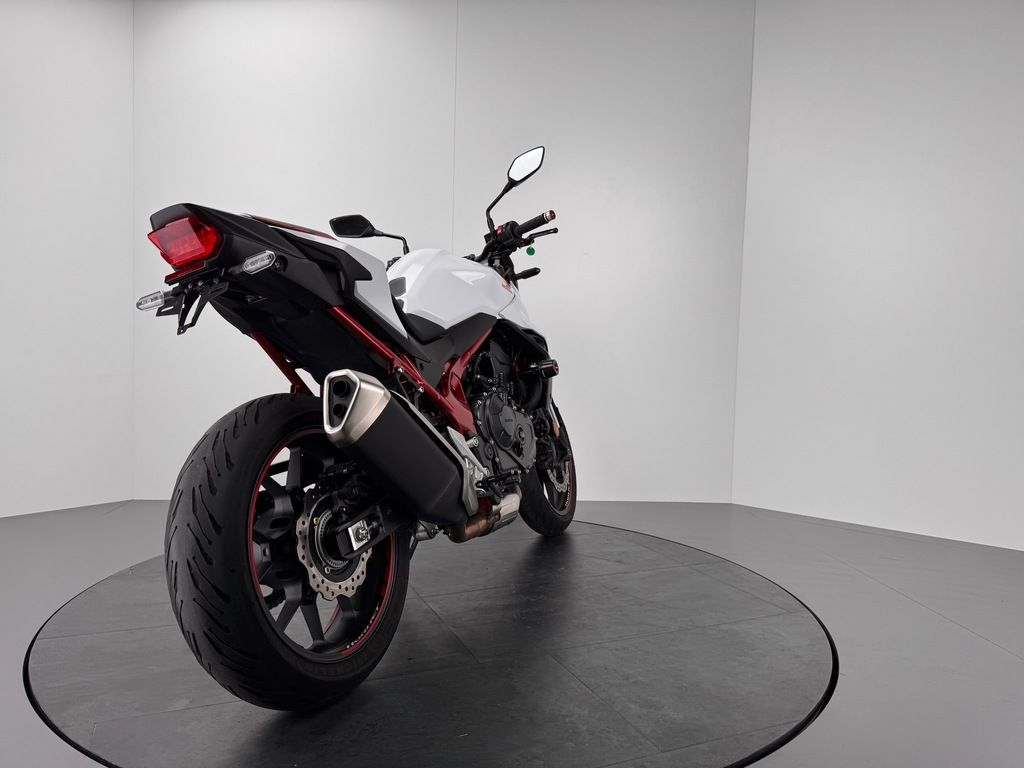 Fahrzeugabbildung Honda CB750 HORNET *NEUWERTIG *SERVICE NEU