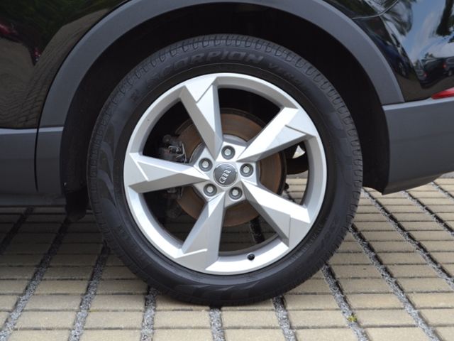 Q3 35 TFSI BLACK-OPTIK/19-ZOLL/LED/NAVI/AVC/GRA/