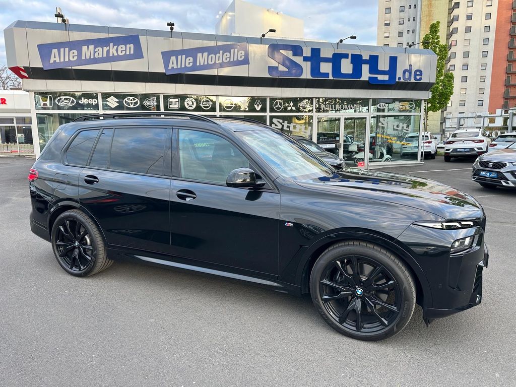 Image of BMW X7