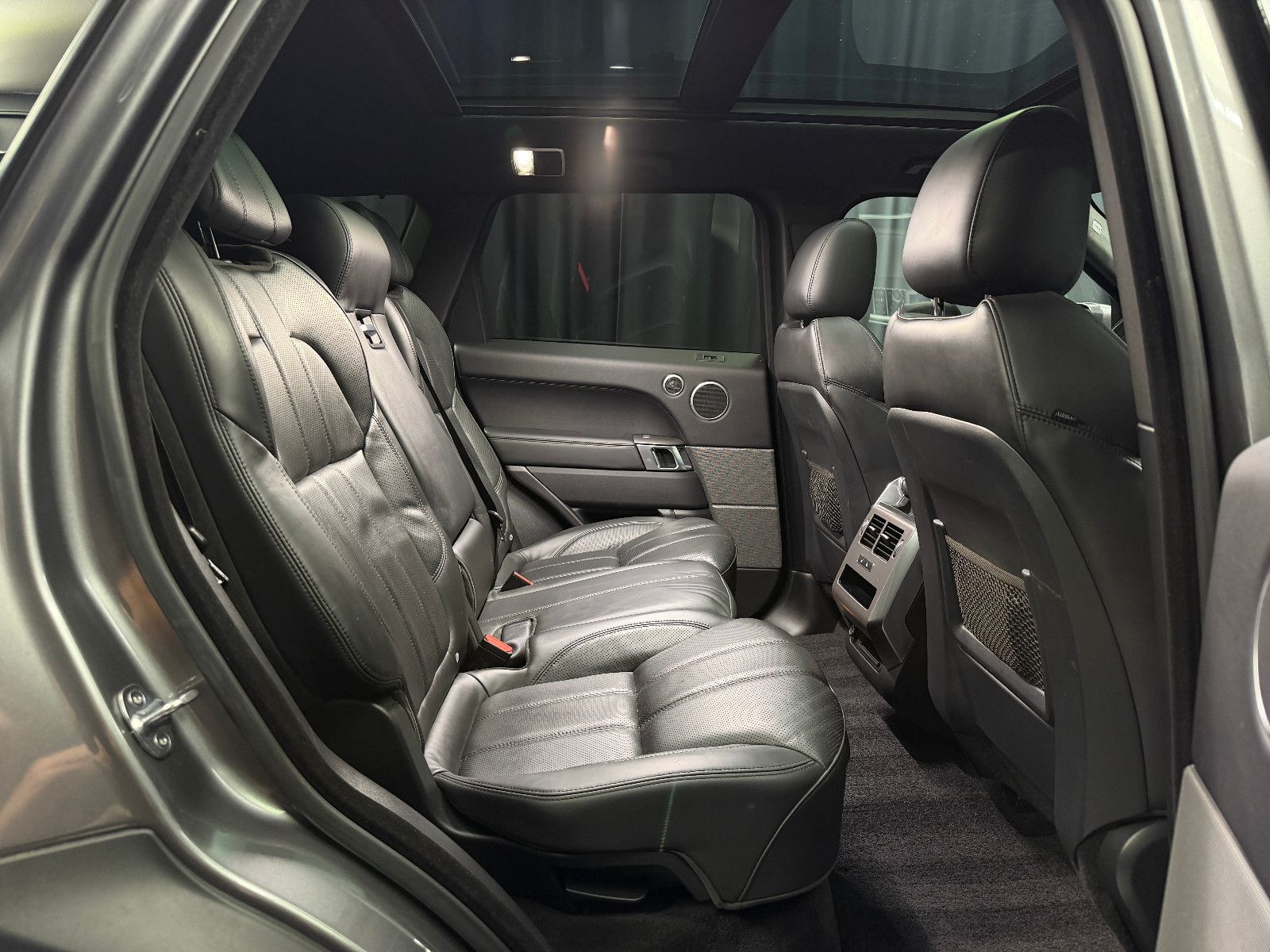 Fahrzeugabbildung Land Rover Range Rover Sport HSE|MERIDIAN|PANO|AHK|LUFT