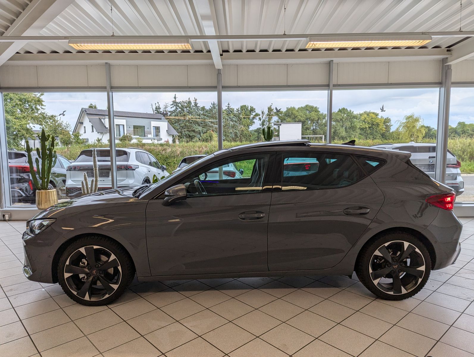CUPRA Leon 1.5 eTSI Sennh. Matrix Pano Edge/Dynamic - Image 4