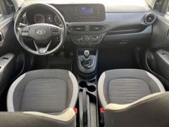 Fahrzeugabbildung Hyundai i10 Select KLIMAANLAGE PDC SITZHEIZUNG TEMPOMAT