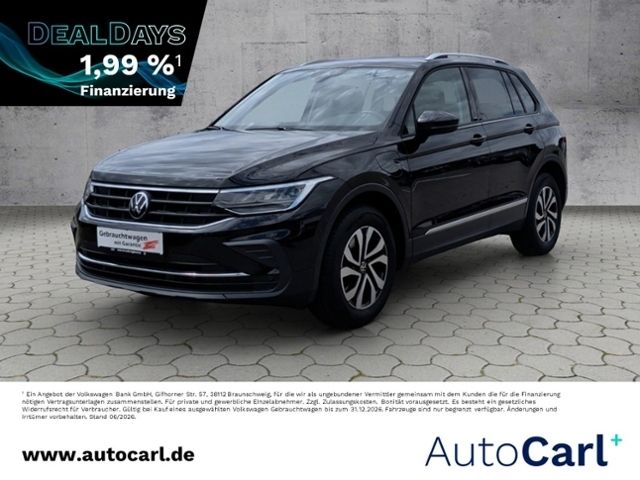 Volkswagen Tiguan - 1
