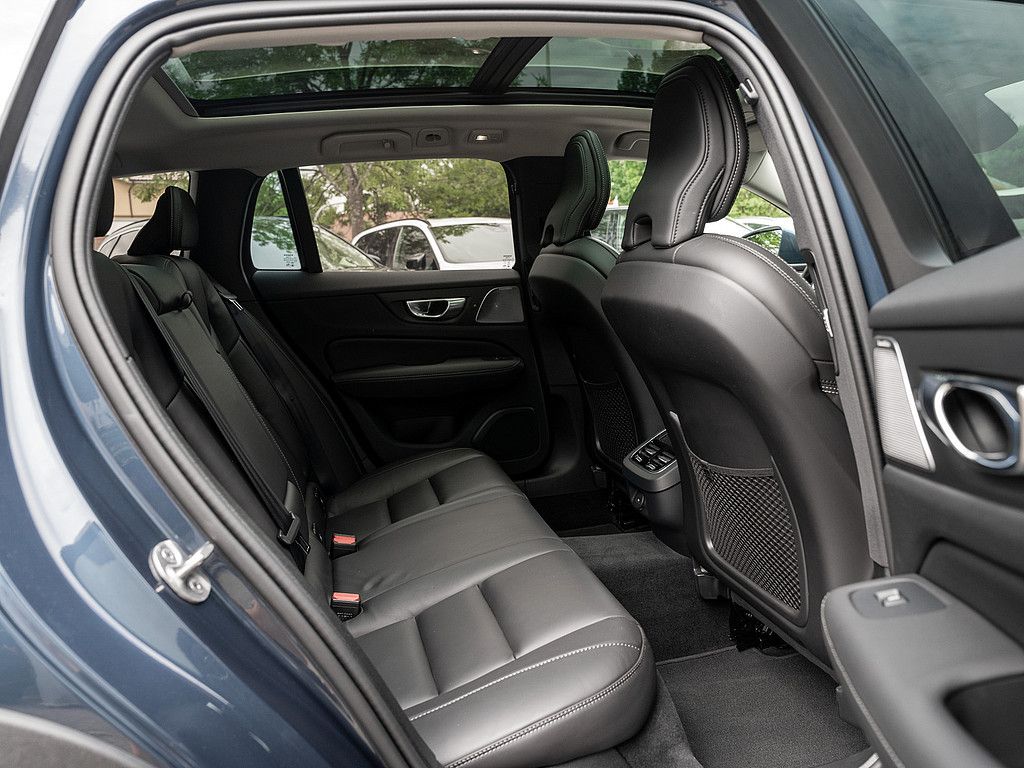 Volvo V60 Cross Country B5 AWD Ultimate 360° PANO HUD foto 4