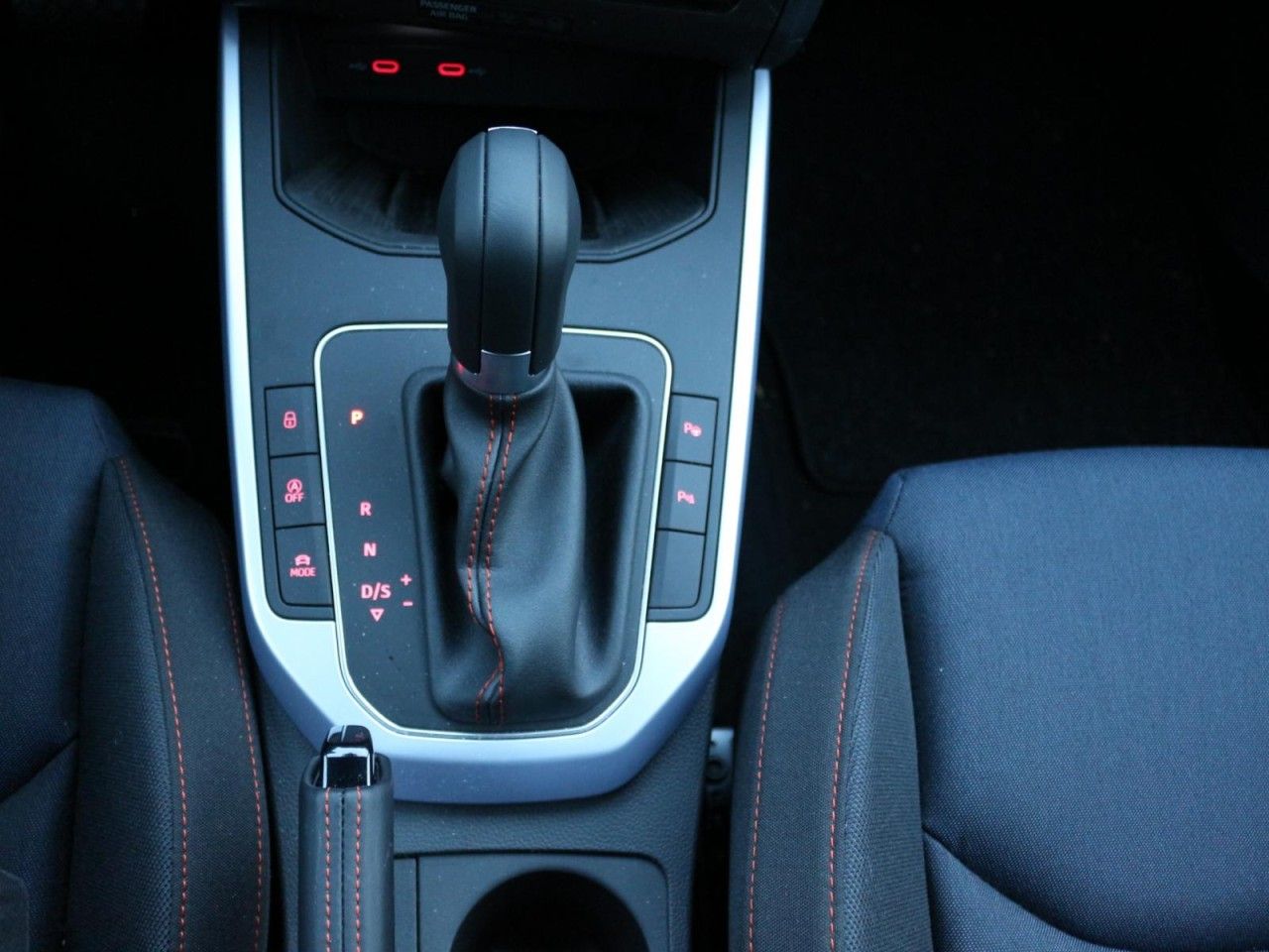 Fahrzeugabbildung SEAT Arona FR 1.0 TSI 115 PS 7-Gang-DSG VFW