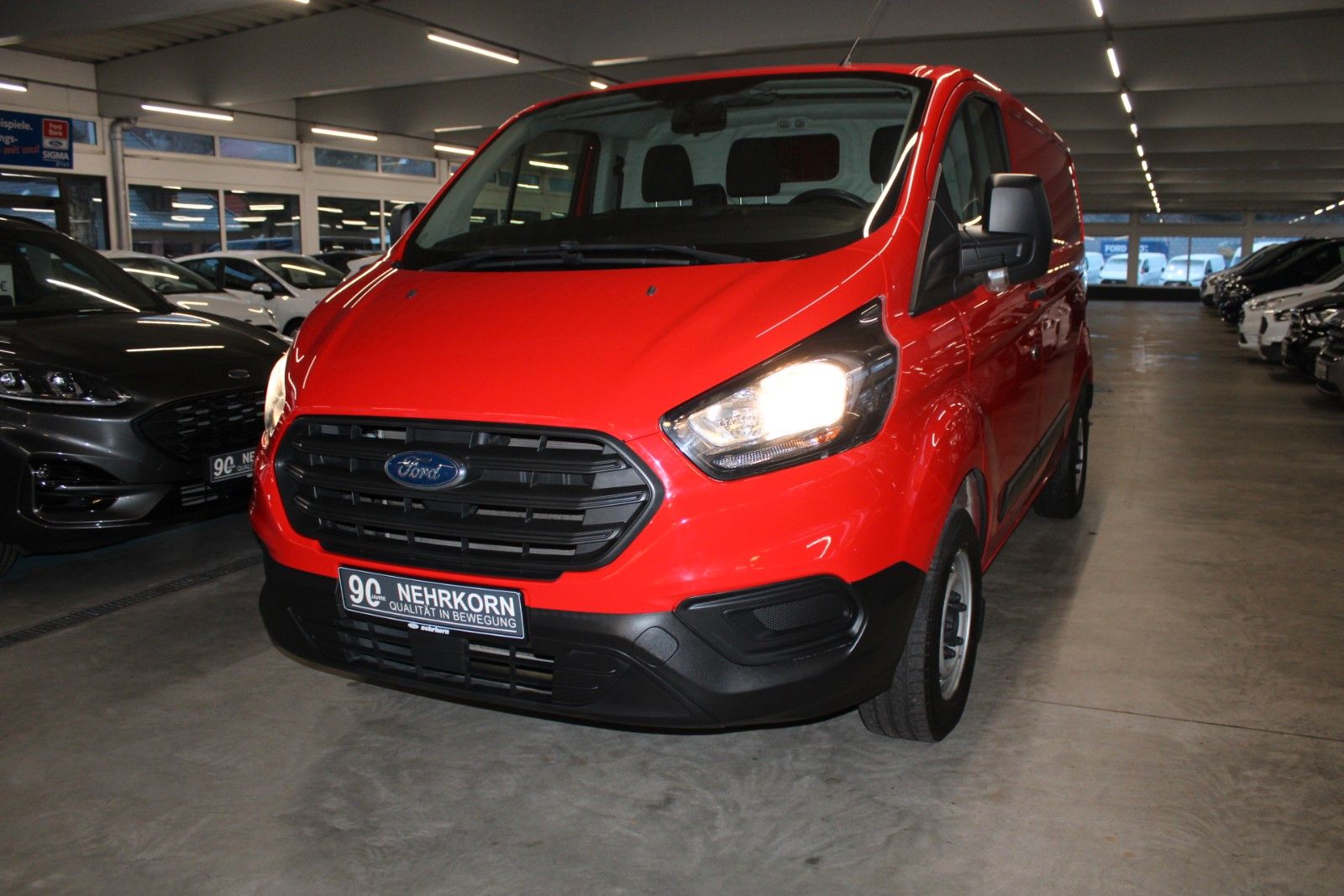 Fahrzeugabbildung Ford Transit Custom L1 Kasten AHK ALLWETTER A 1.Hand