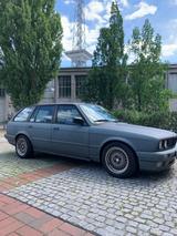 BMW E30 325i Touring Sportfahrwerk Shadow-Line - BMW 325 aus 1988: 325i