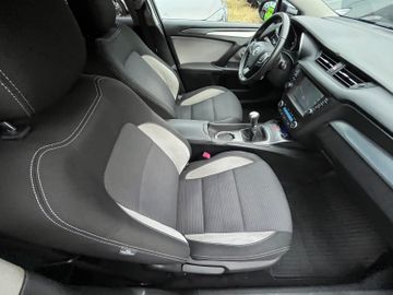 Toyota Avensis - 10