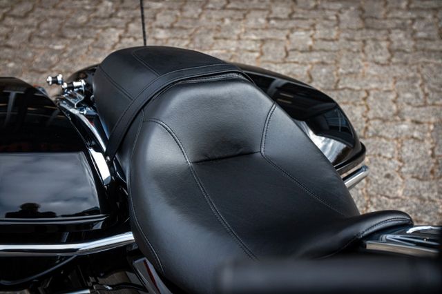 Fahrzeugabbildung Harley-Davidson STREET GLIDE SPECIAL FLHXS