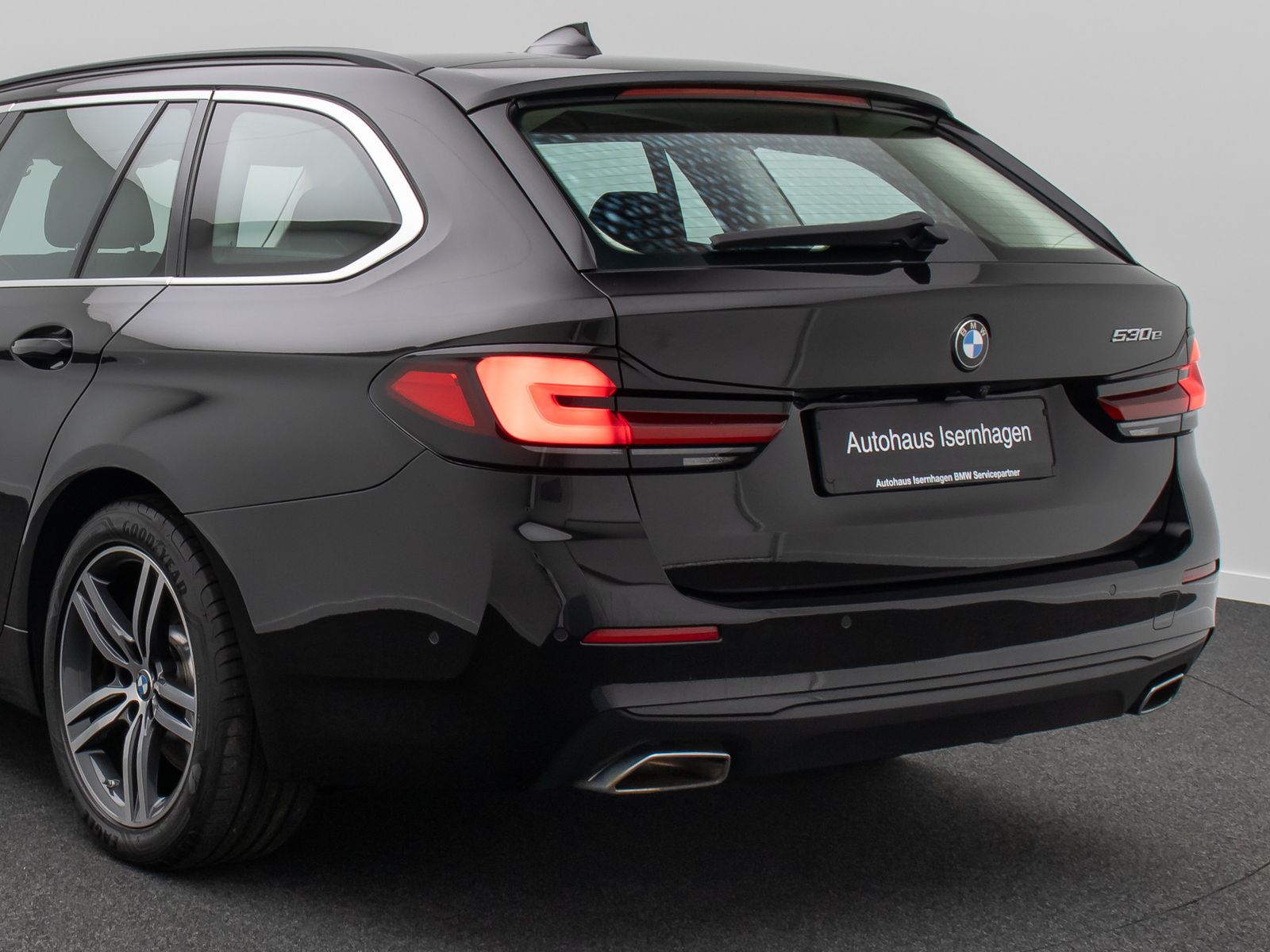 Fahrzeugabbildung BMW 530e ACC Kamera DAB Laser AHK Komfort WLAN Sport