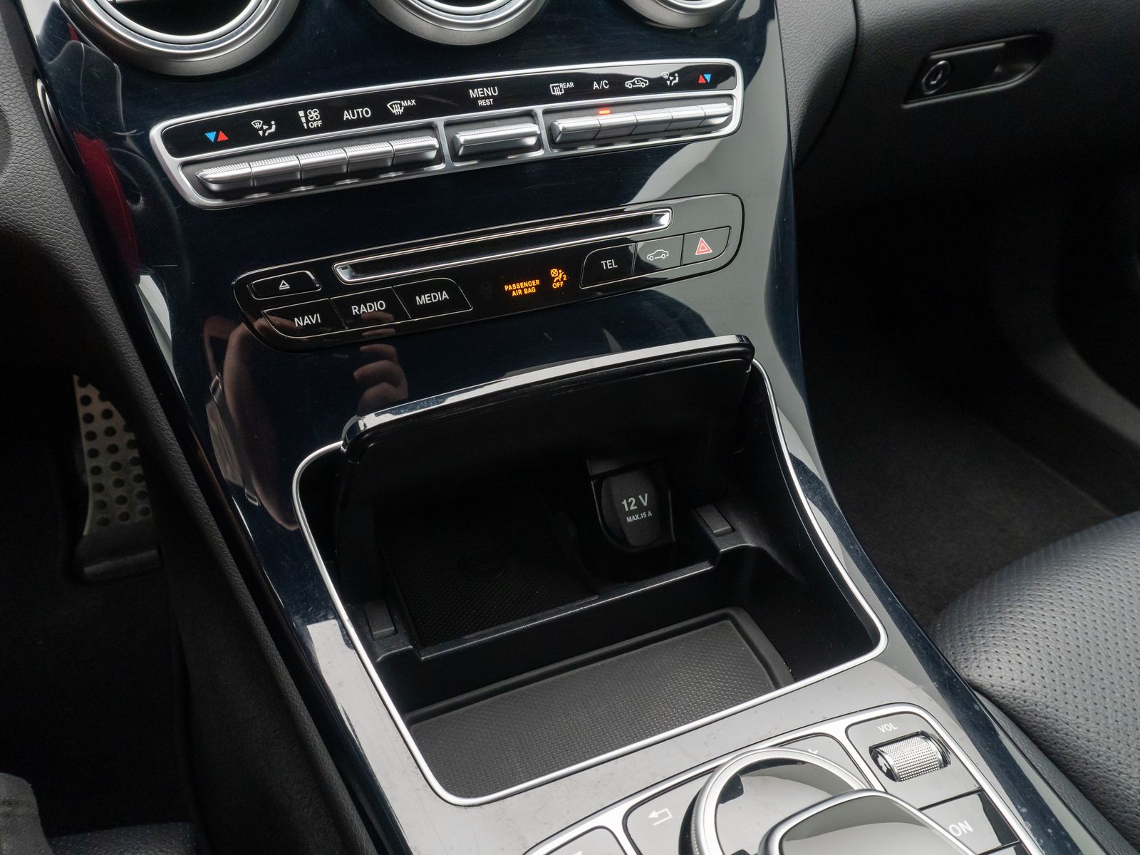 Fahrzeugabbildung Mercedes-Benz C 220 BlueTec/d AMG Line Kamera AHK HUD Sport LM