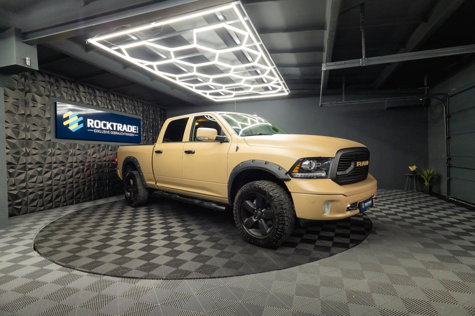 Fahrzeugabbildung Dodge RAM 5.7 V8 HEMI 4x4 OFFROAD RAPTOR LONGBED 19%