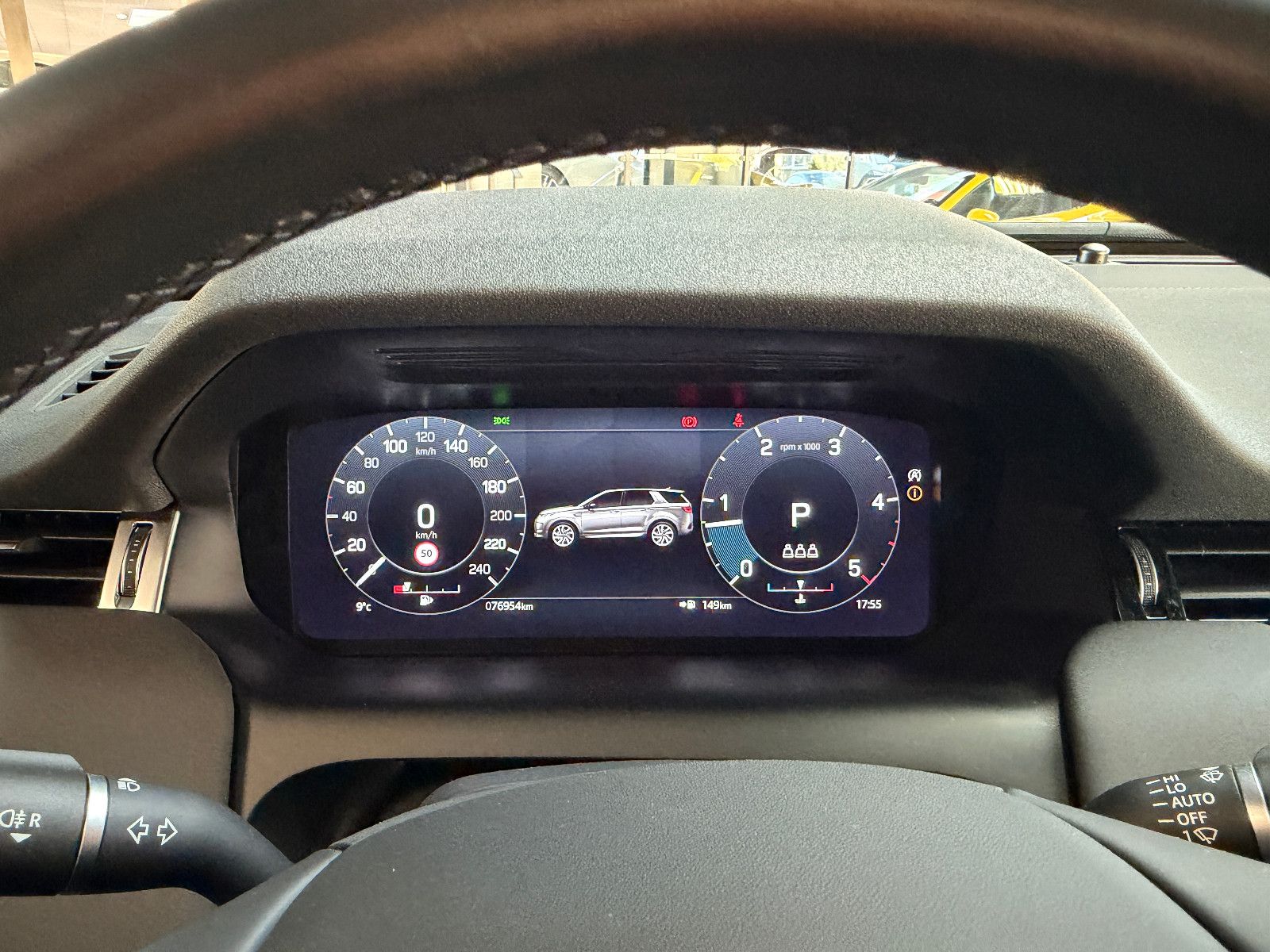 Fahrzeugabbildung Land Rover Discovery Sport SE AWD/PANO/KAMERA/LEDER/LED