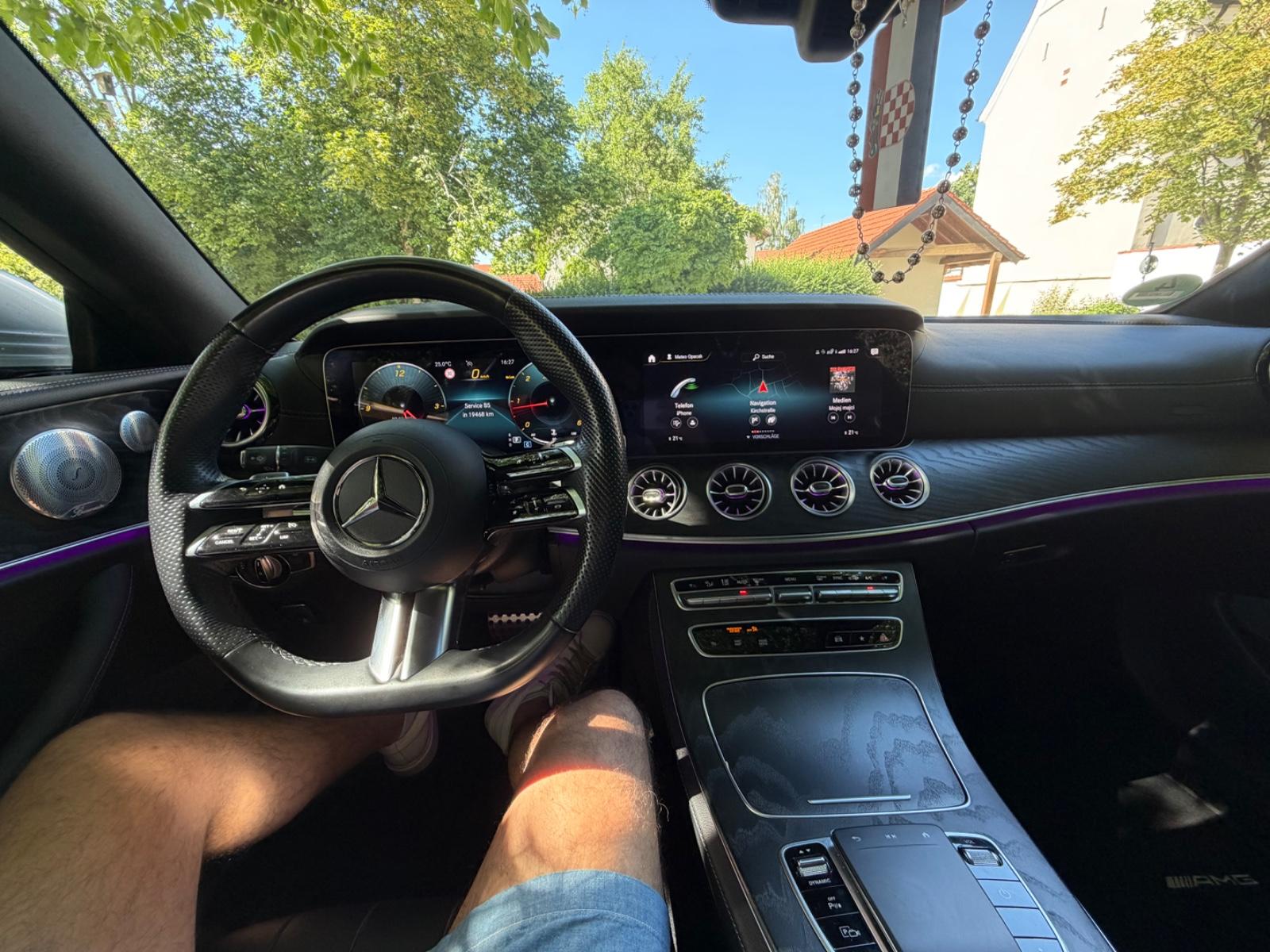 Mercedes-Benz E220,AMG,20Zoll,360grad, Widescreen,Burmester