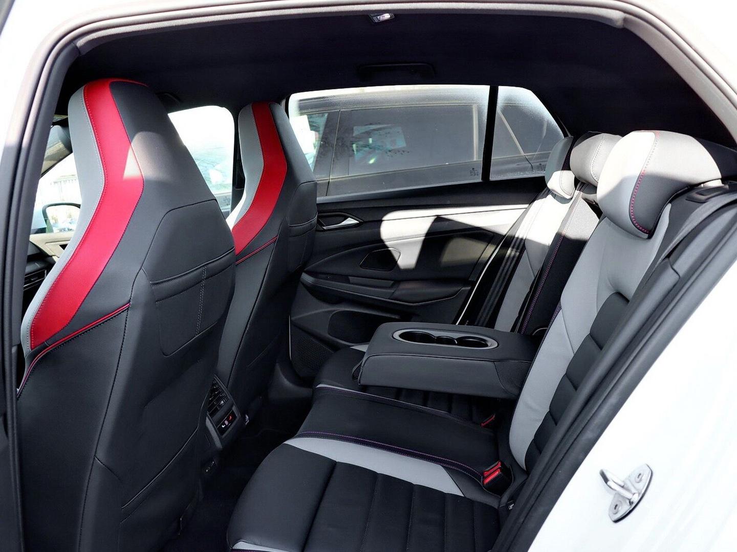 Volkswagen Golf GTI VIII 2.0 TSI OPF DSG LEDER/HARMAN/LED P, миниатюра 5