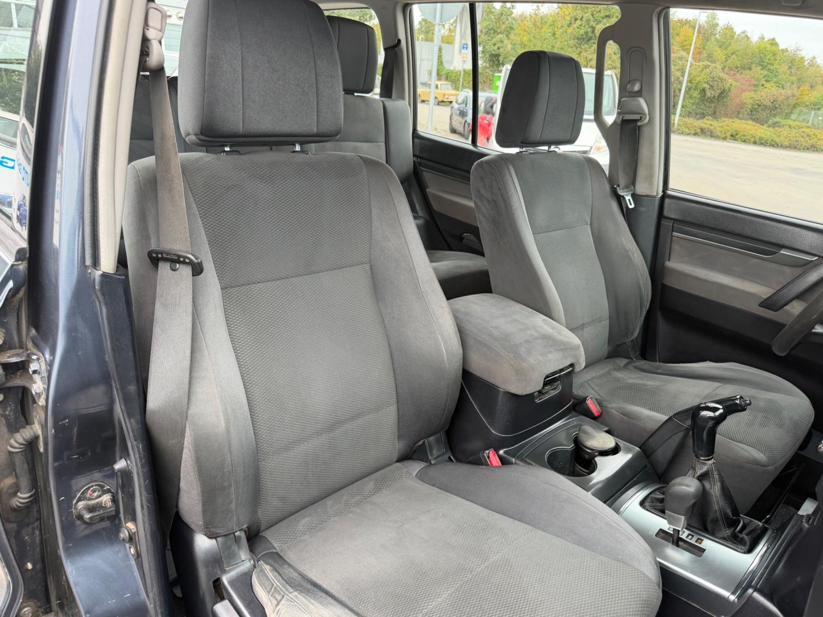 MITSUBISHI PAJERO 3.2 DI-D 160CH - INVITE - BVM - ATTELAGE - CT NEUF - HISTORIQUE ENTRETIEN COMPLET - 1ERE MAIN