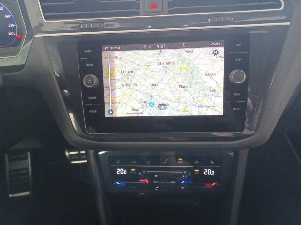 Fahrzeugabbildung Volkswagen Tiguan 2.0 TDI 4MOTION DSG R-Line Navi, DCC uvm