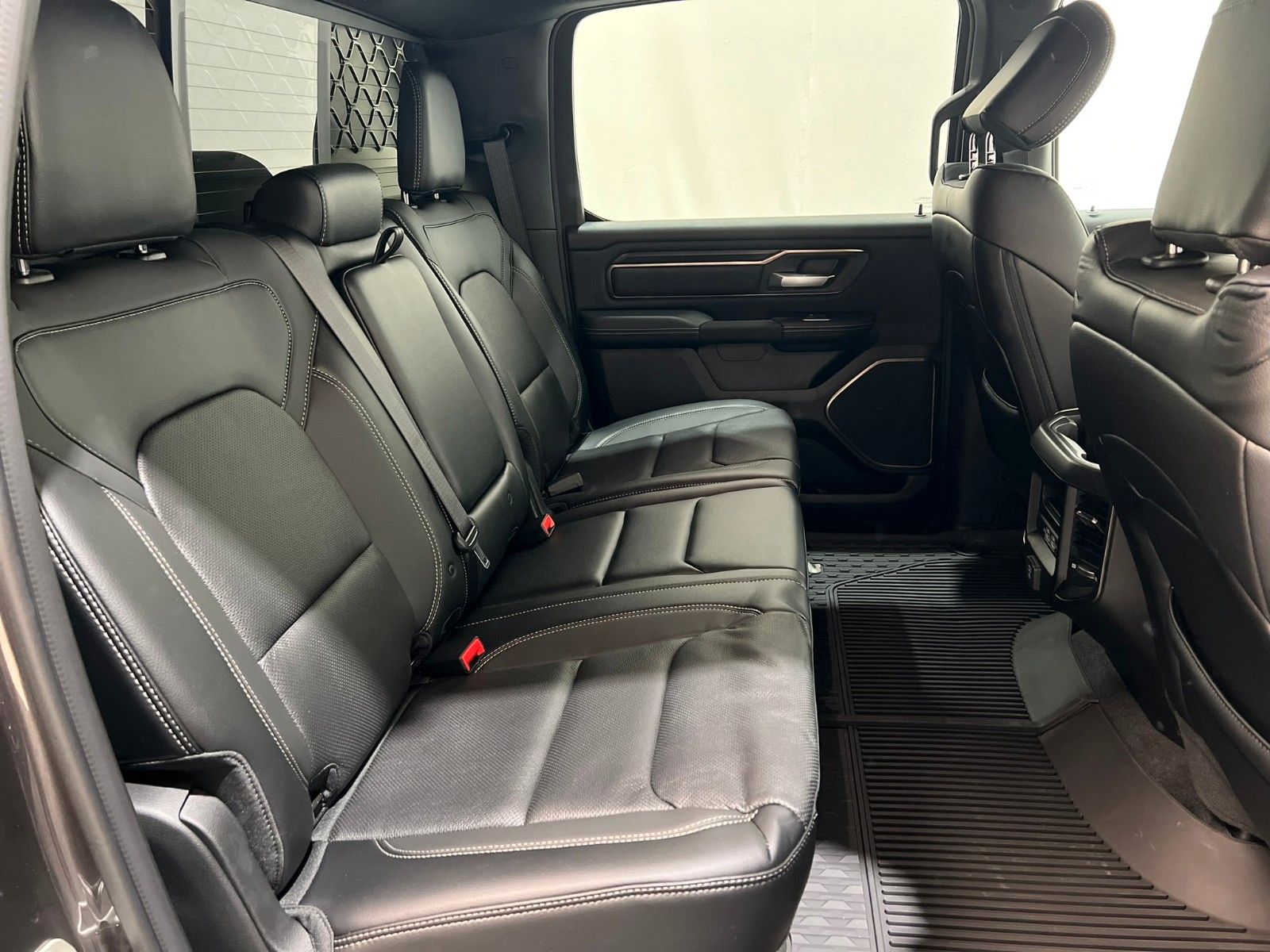 Fahrzeugabbildung Dodge RAM 1500 Rebel Crew Cab 4x4 *EVO Ladefläche