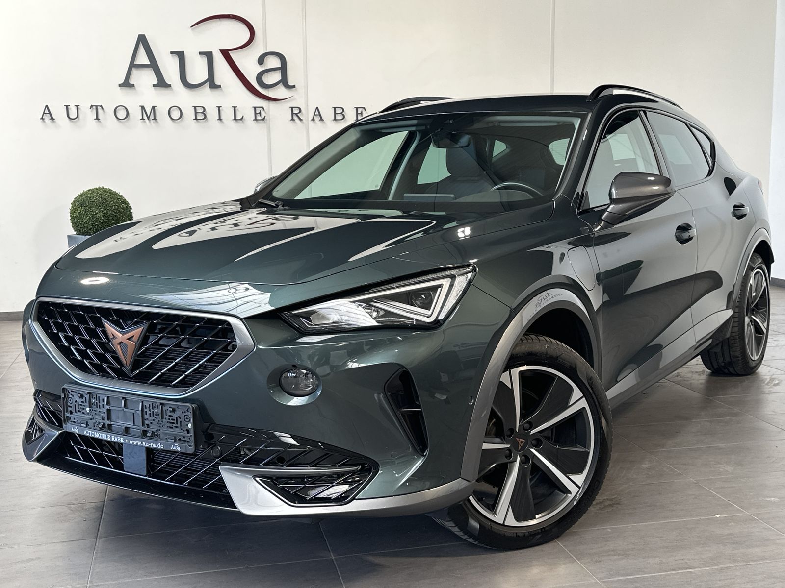Fahrzeugabbildung CUPRA Formentor 1.4 TSI DSG e-Hybrid NAV+LED+ACC+KAM