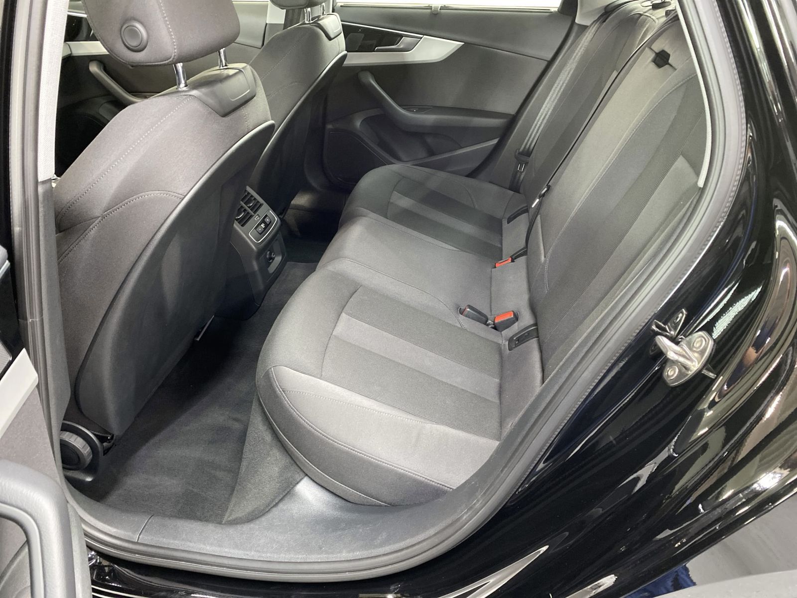 Audi A4 - Bild 8