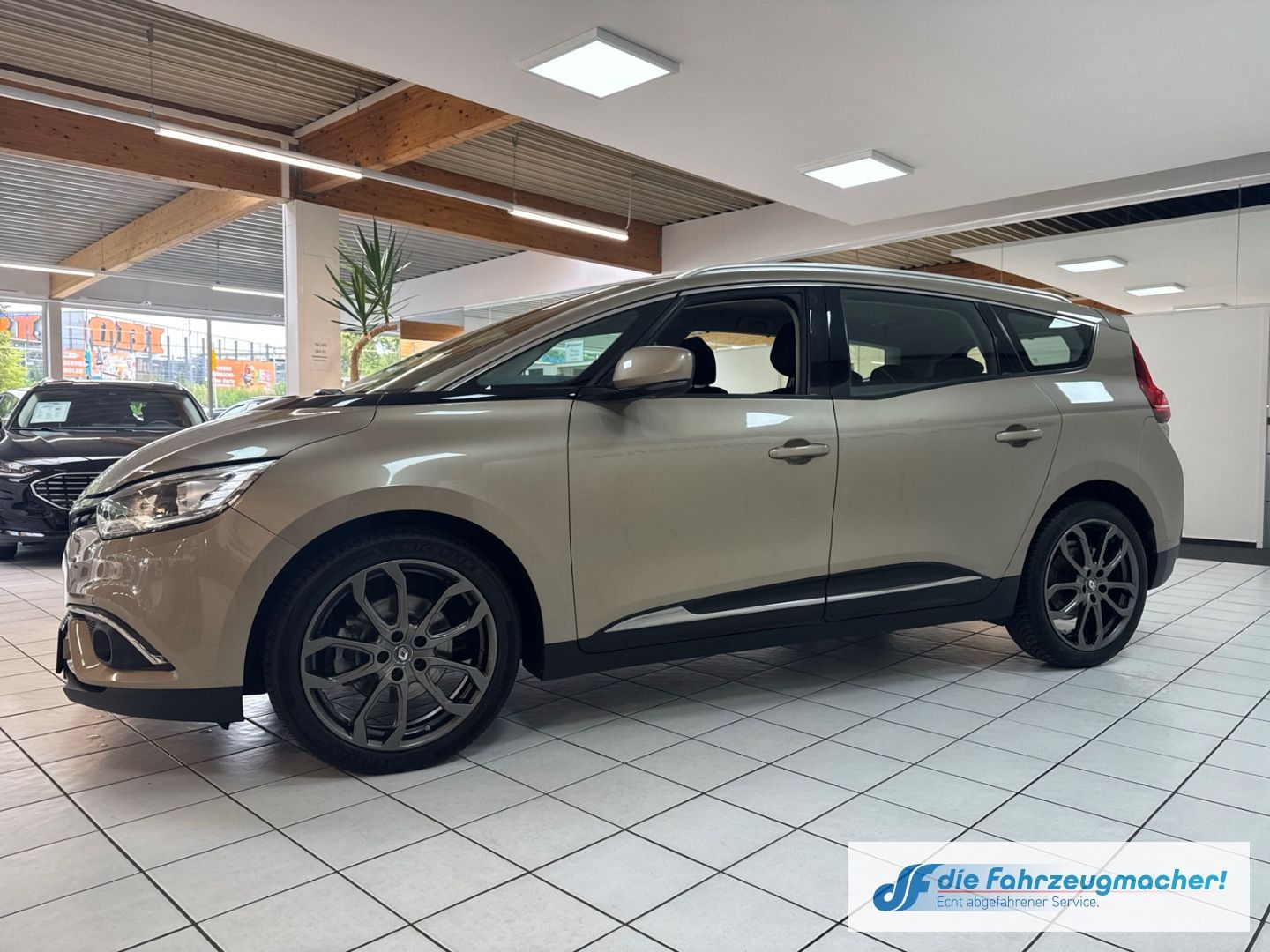 Fahrzeugabbildung Renault Scenic IV Grand Experience 1.5 dCi  DAB Keyless