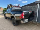 Toyota Hilux Double Cab 2.8 D4D 48V AT Invincible Lager - Toyota Hilux: Geländewagen