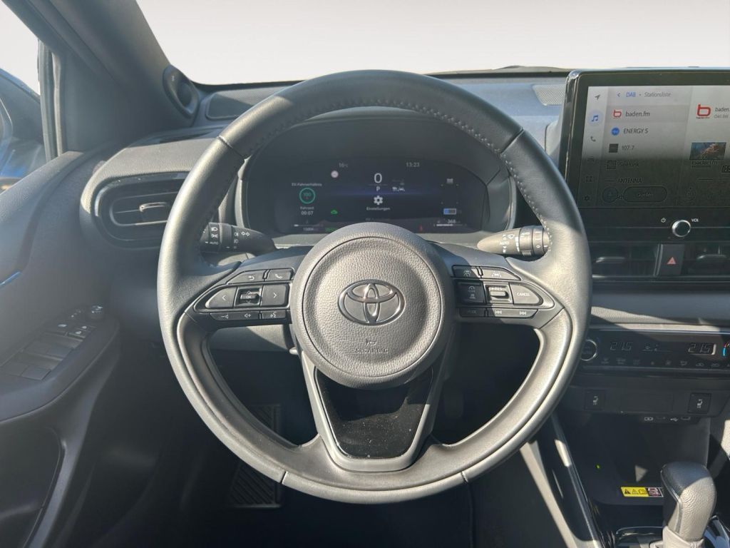 Fahrzeugabbildung Toyota Yaris Hybrid 130 1.5 VVT-i Premiere Edition