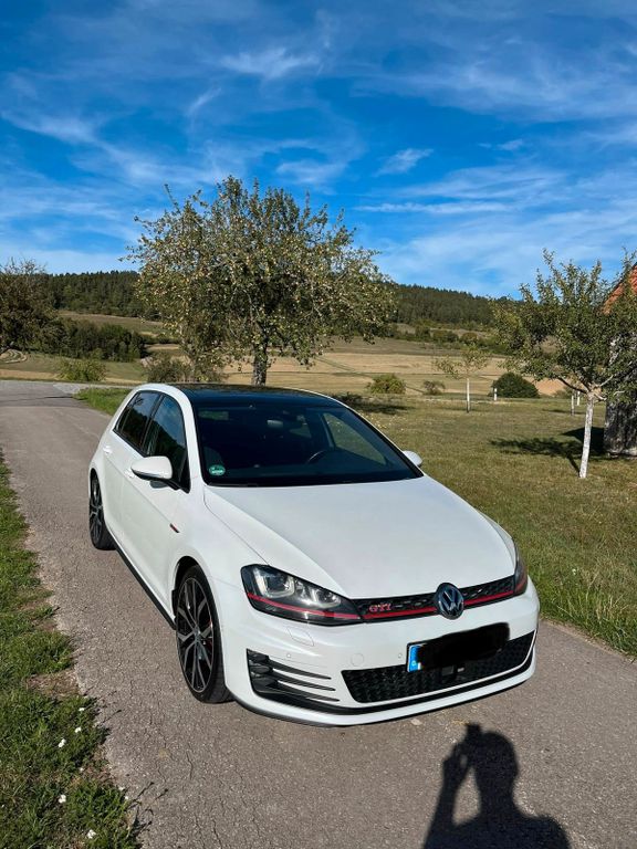 Image of Volkswagen Golf