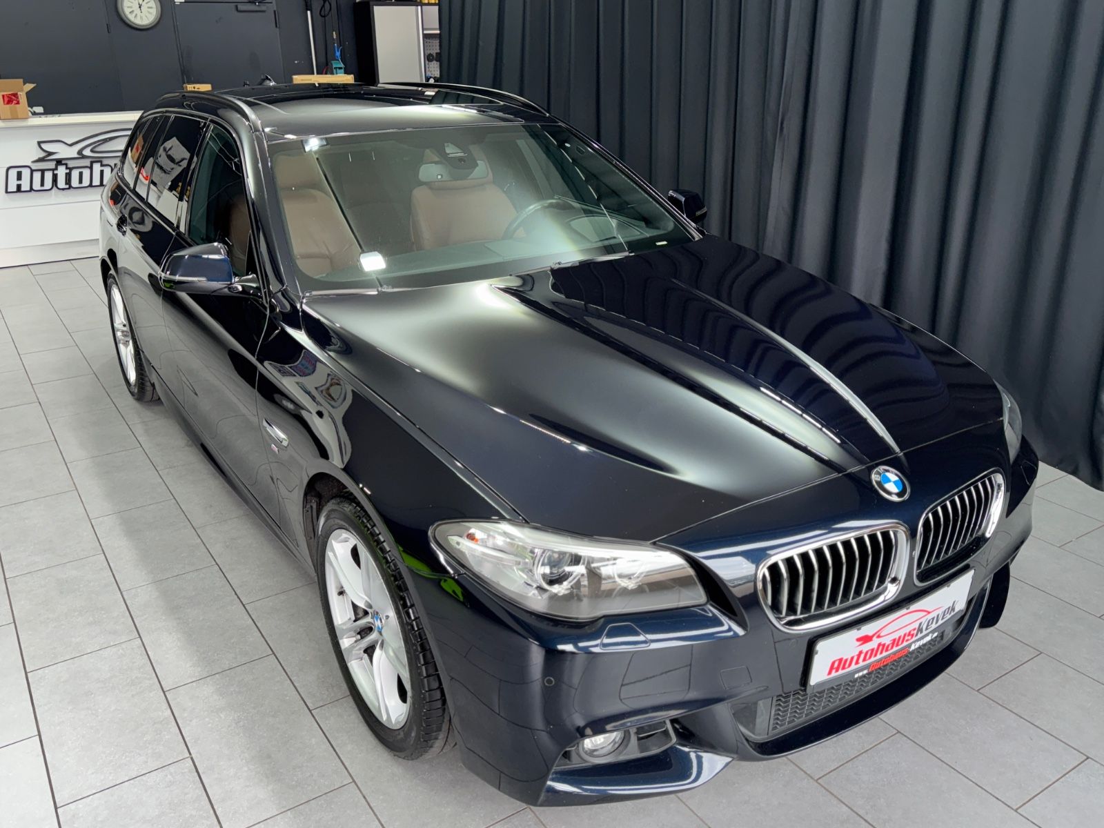 Fahrzeugabbildung BMW 535 d xDrive Touring|KOMFORTSITZE|PANO|M-PAKET|
