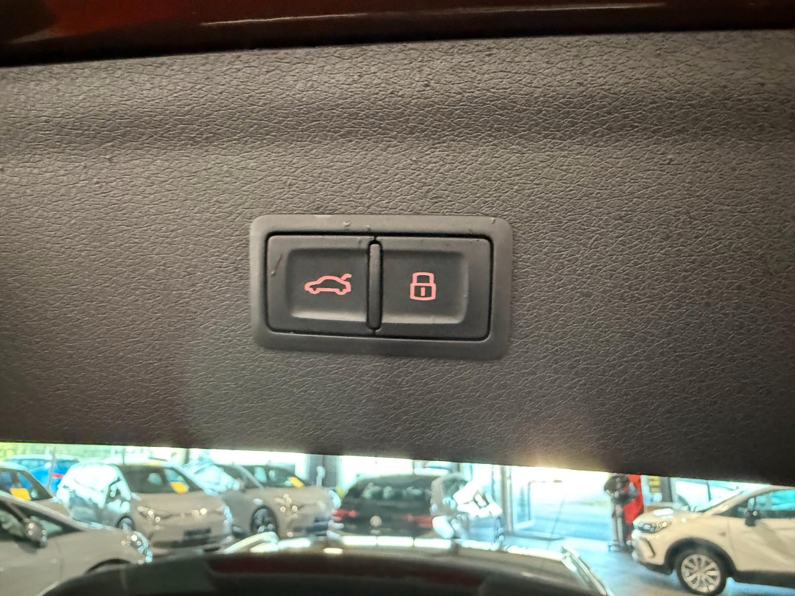Audi Q3  S Line Sport  LED AHK  Navi