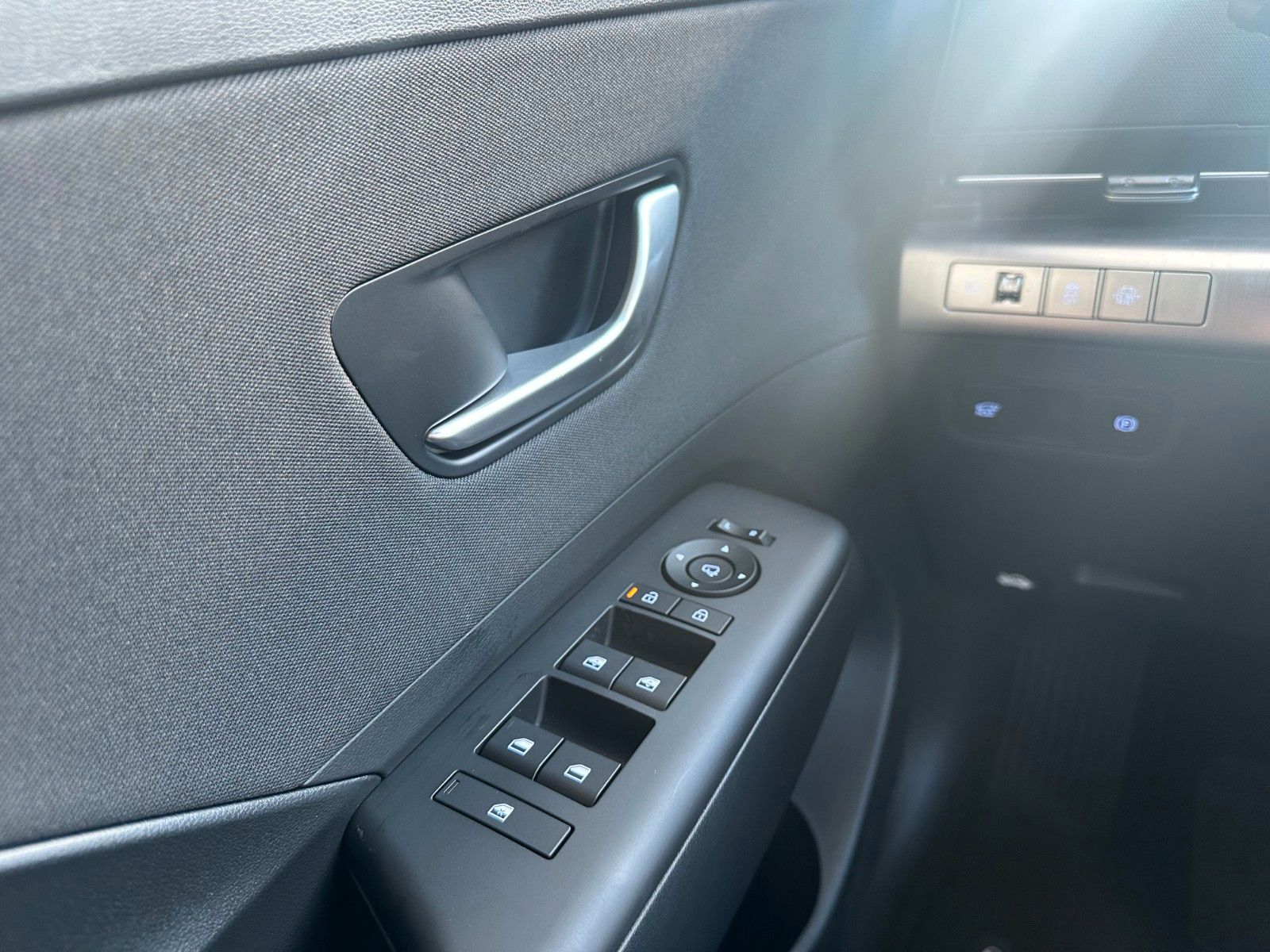 Fahrzeugabbildung Hyundai Kona Hybrid Trend 1.6l 129PS Navi/SHZ!