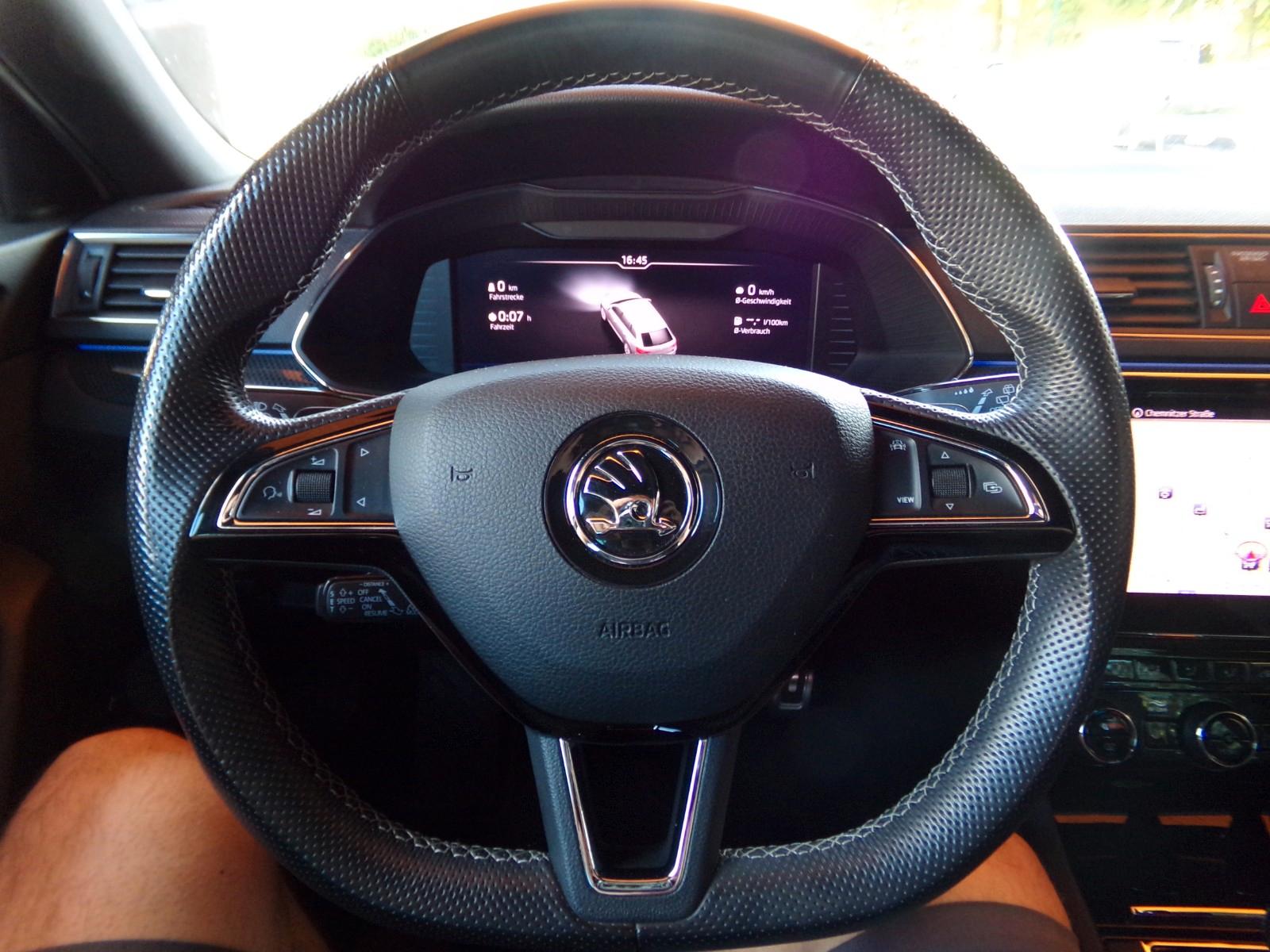 Skoda Superb Combi Sportline 4x4, DSG, Standheizung