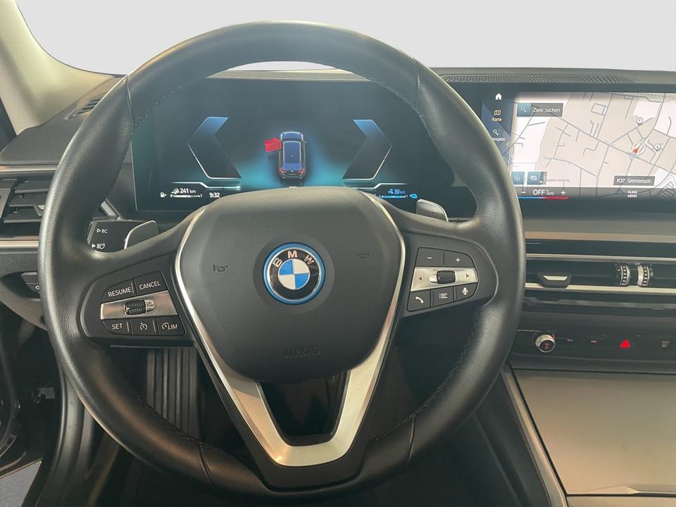 BMW 330e Touring Automatic Navi Bluetooth PDC MP3