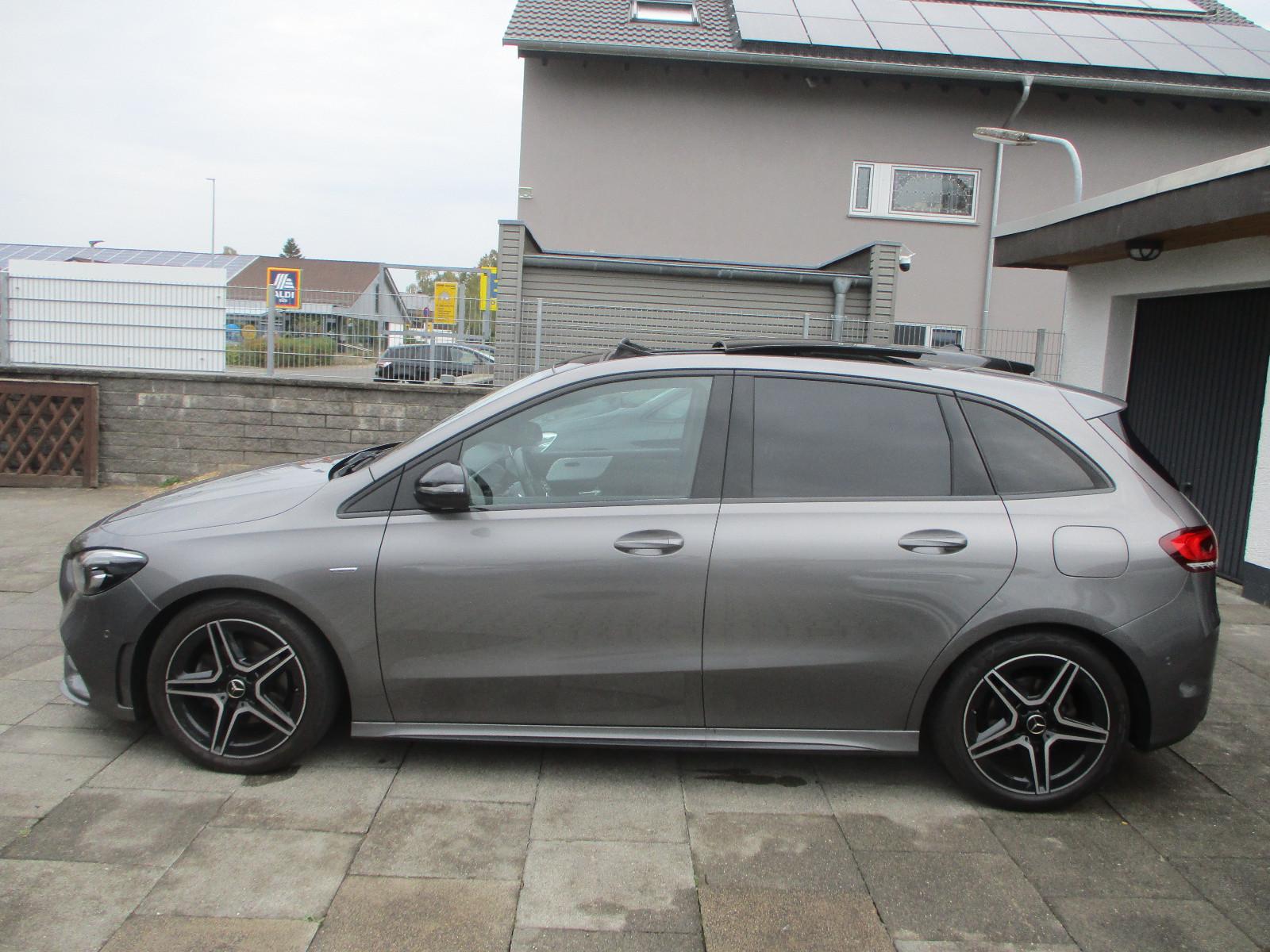 Mercedes-Benz B 200 d AMG NAVI LEDER KAMERA PANORAMA SPURH AHK
