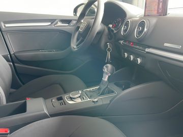 Fahrzeugabbildung Audi A3 1,0 TFSI S tronic