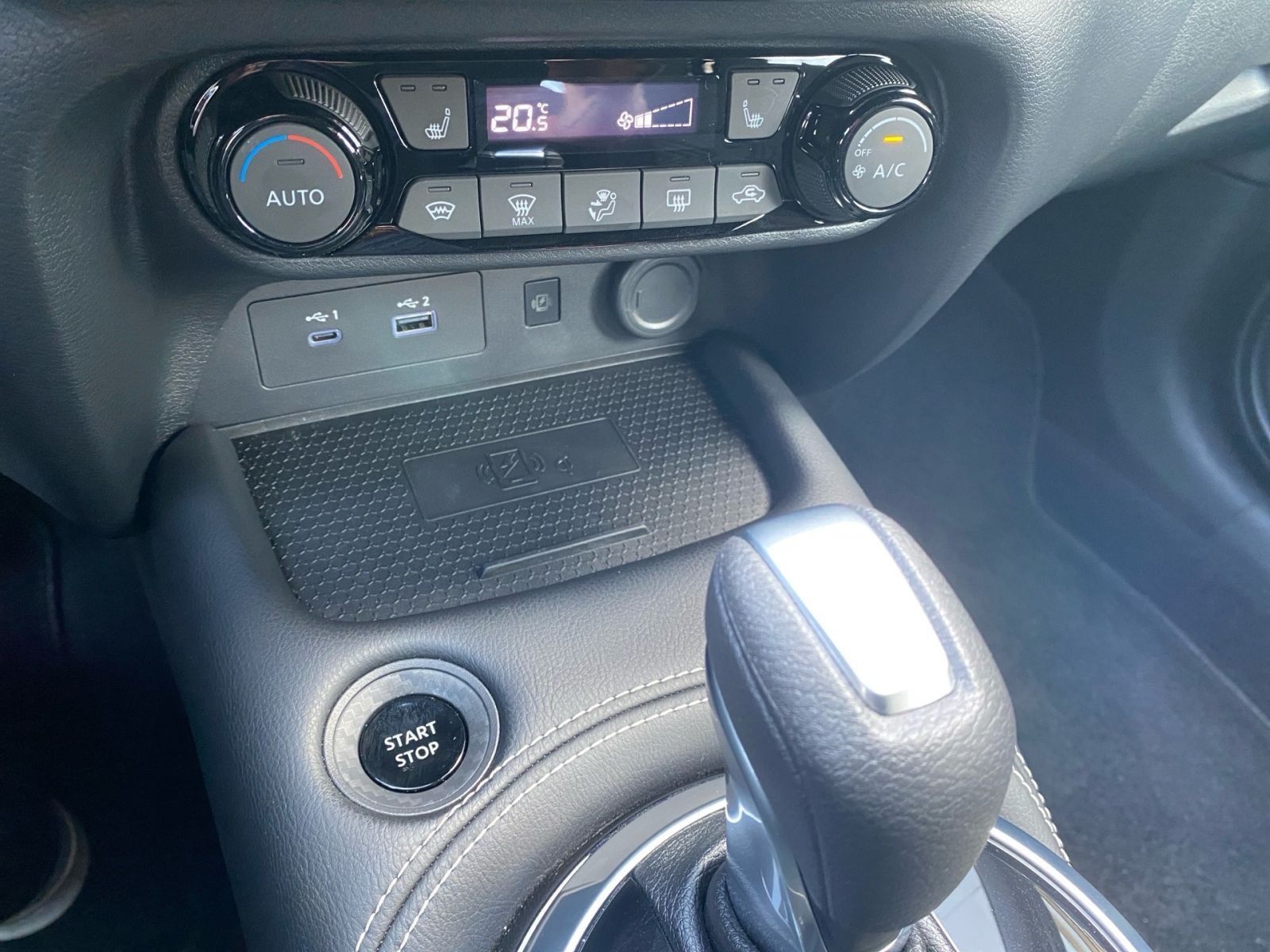 Fahrzeugabbildung Nissan Juke 1.6 Automatik Hybrid Tekna *Bose*360'*19Z*