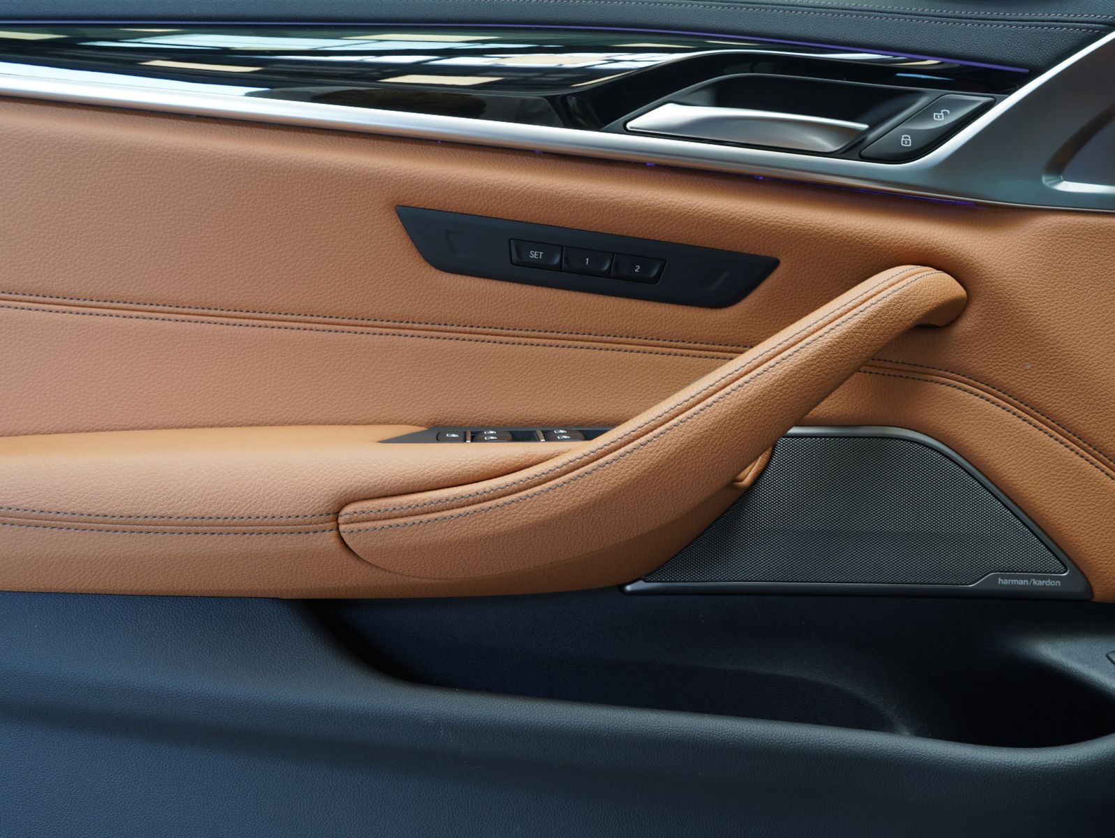 Fahrzeugabbildung BMW 520 i Touring  Luxury Line H&K/KAMERA/LM19"