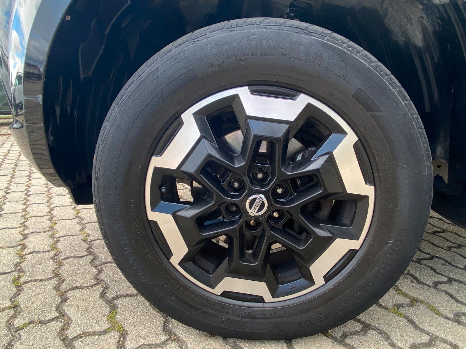 Fahrzeugabbildung Nissan Navara NP300  Double Cab 4x4